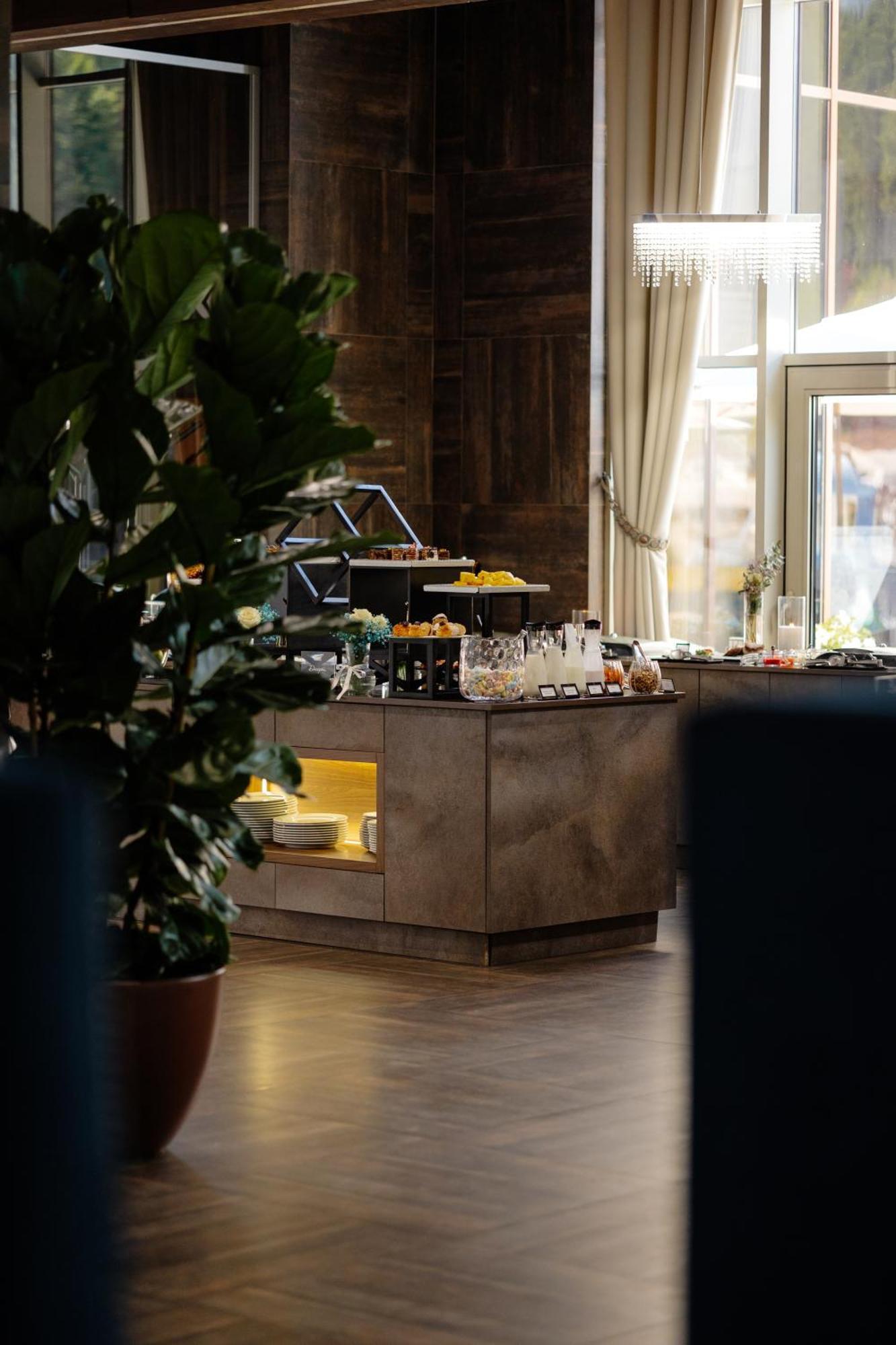 Westhills Cottage Town & Spa Буковел Екстериор снимка
